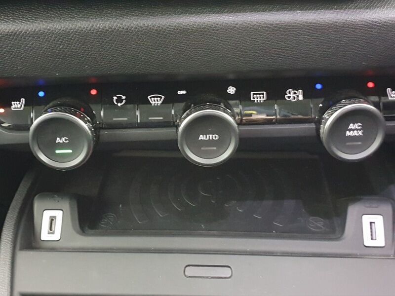 More views of Citroen e-C4