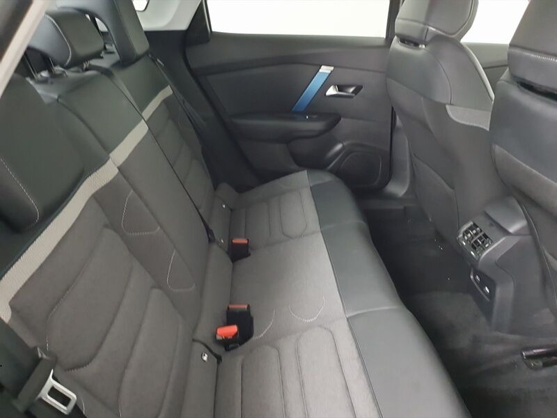 More views of Citroen e-C4 X