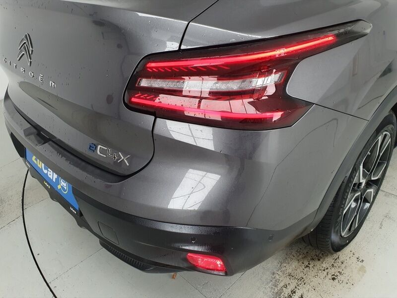 More views of Citroen e-C4 X