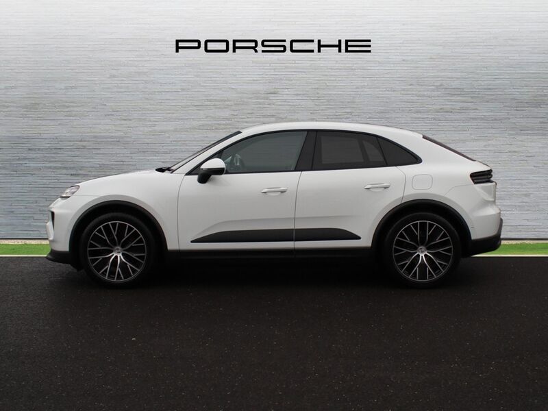 More views of Porsche Macan