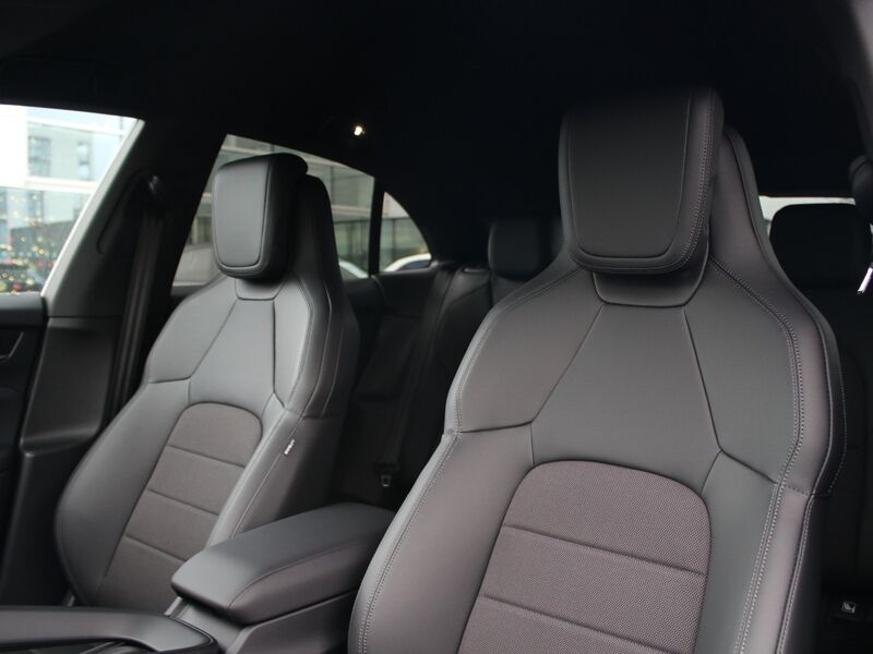 More views of Porsche Macan