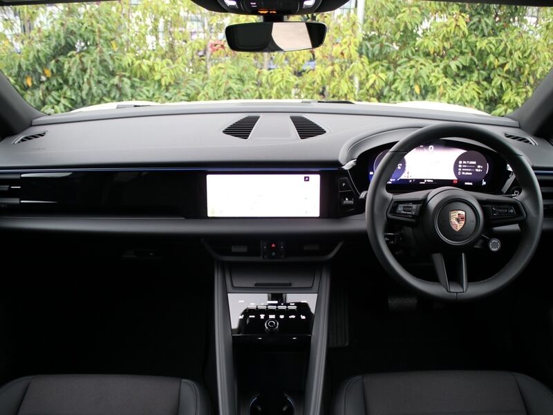 More views of Porsche Macan