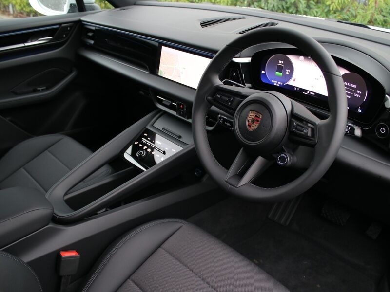 More views of Porsche Macan
