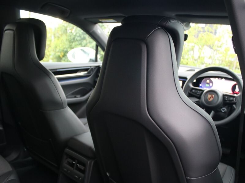 More views of Porsche Macan