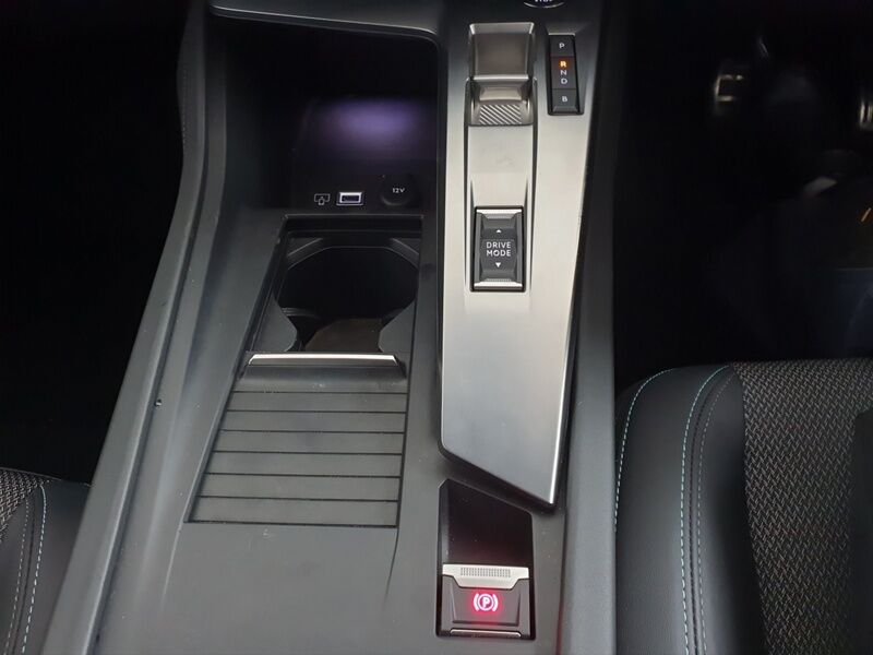 More views of Peugeot 308