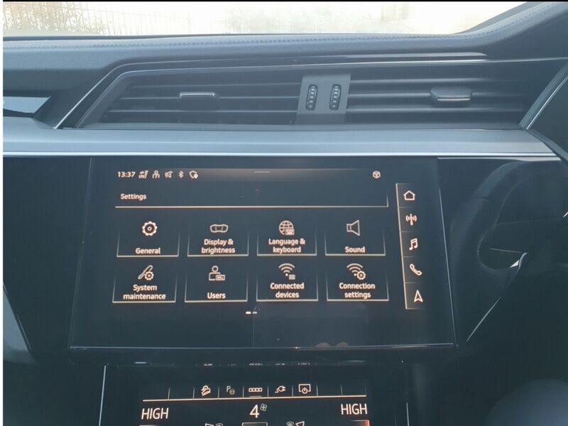 More views of Audi e-tron