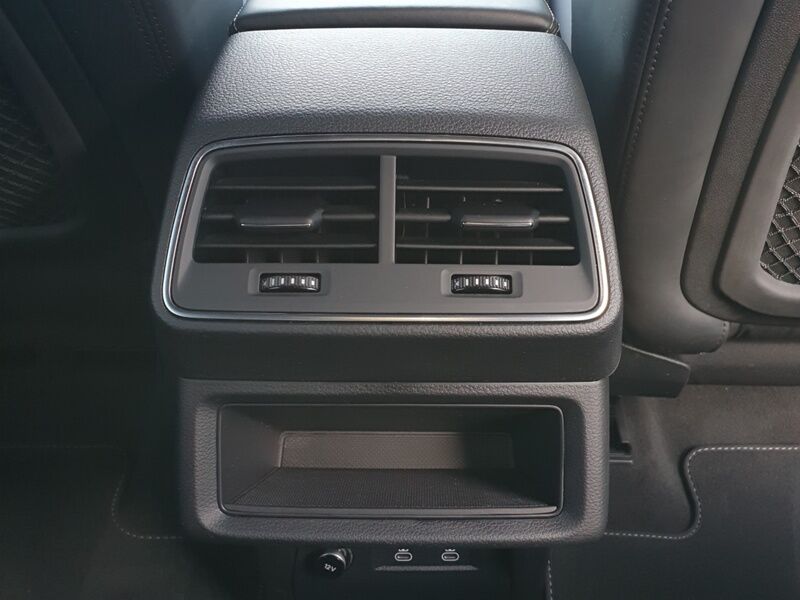 More views of Audi e-tron