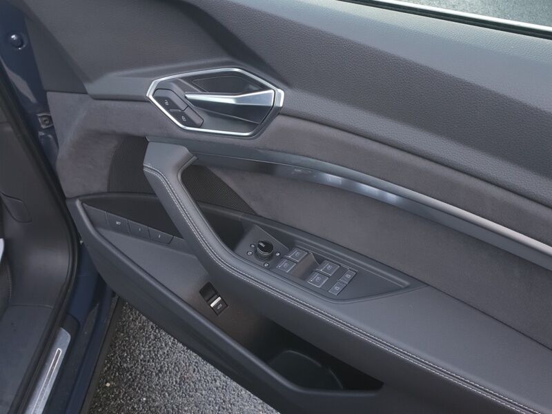 More views of Audi e-tron