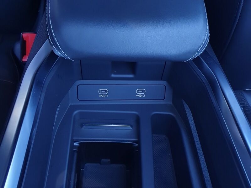 More views of Audi e-tron