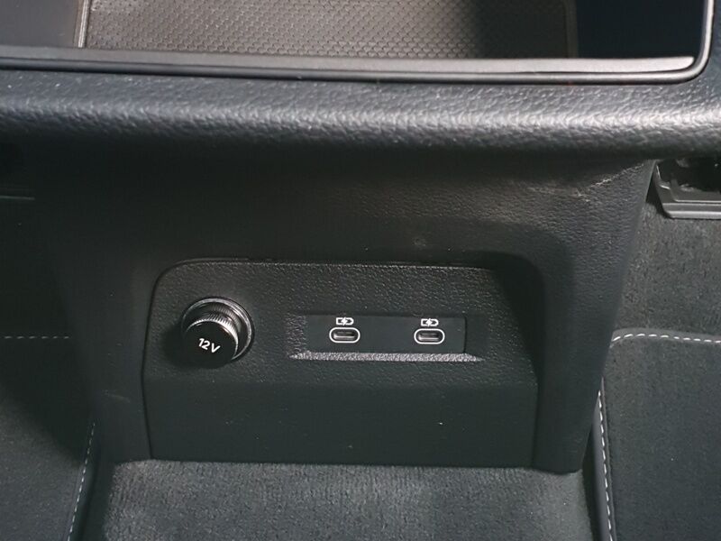 More views of Audi e-tron