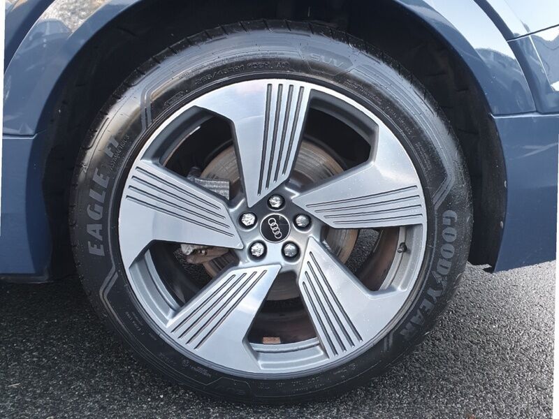 More views of Audi e-tron