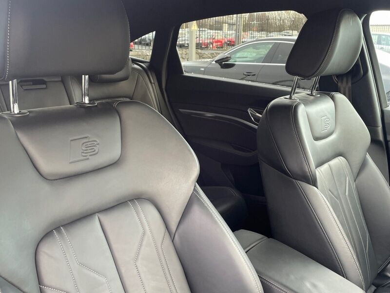 More views of Audi e-tron