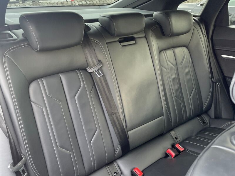 More views of Audi e-tron