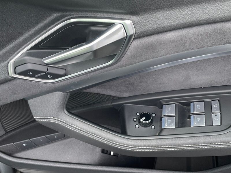 More views of Audi e-tron