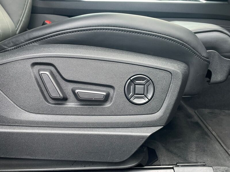 More views of Audi e-tron