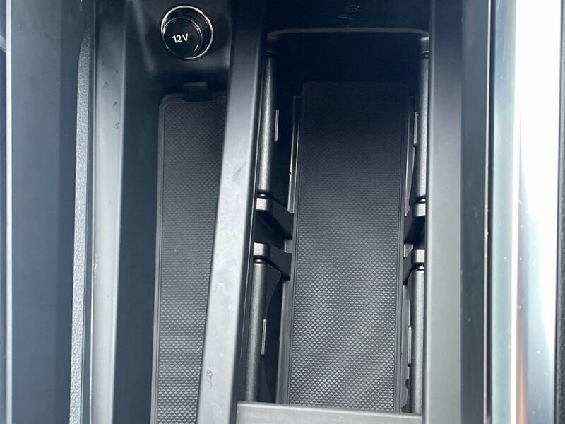 More views of Audi e-tron