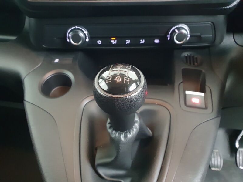 More views of Toyota Proace