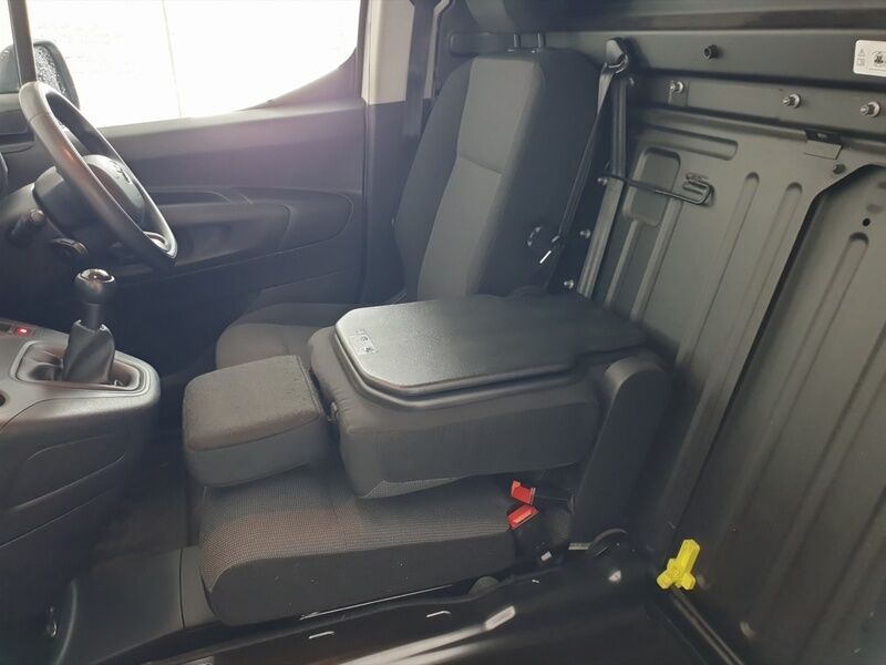 More views of Toyota Proace