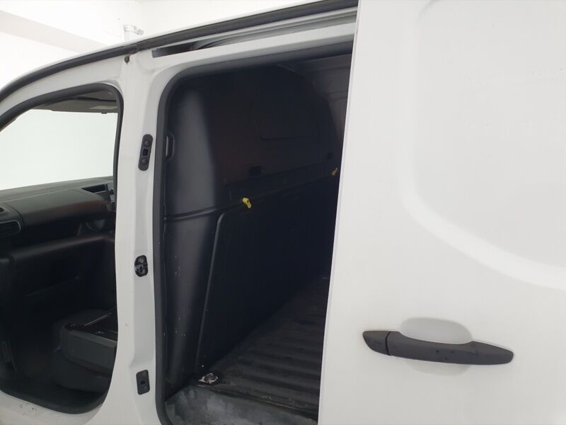 More views of Toyota Proace