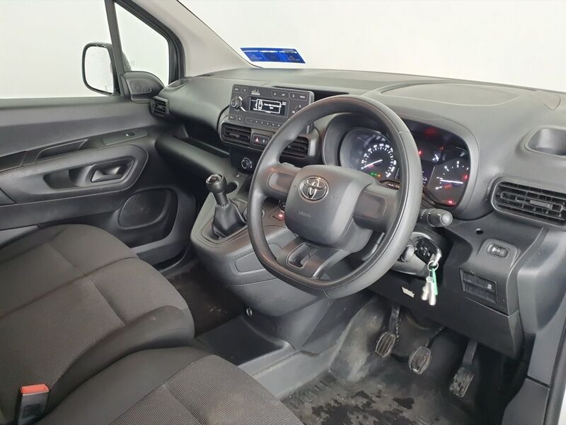 More views of Toyota Proace