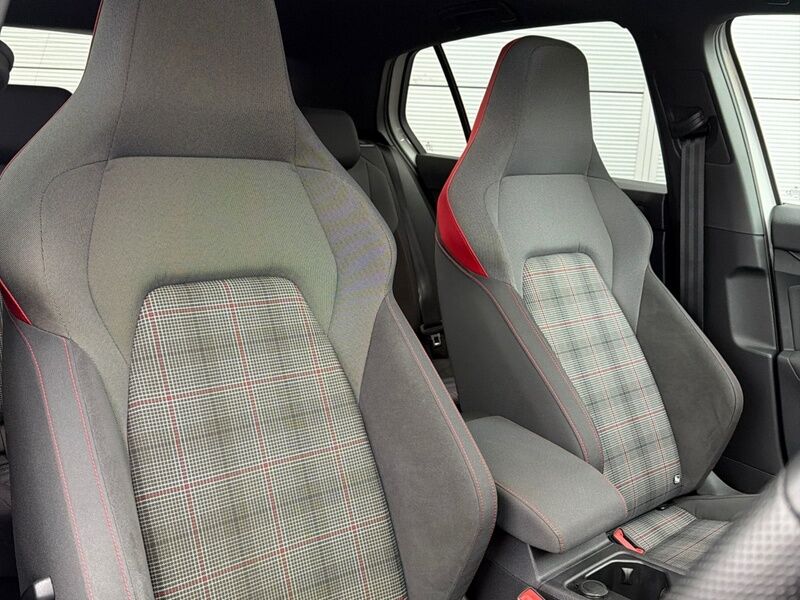 More views of Volkswagen Golf