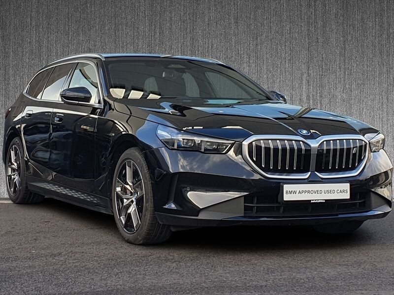 More views of BMW i5