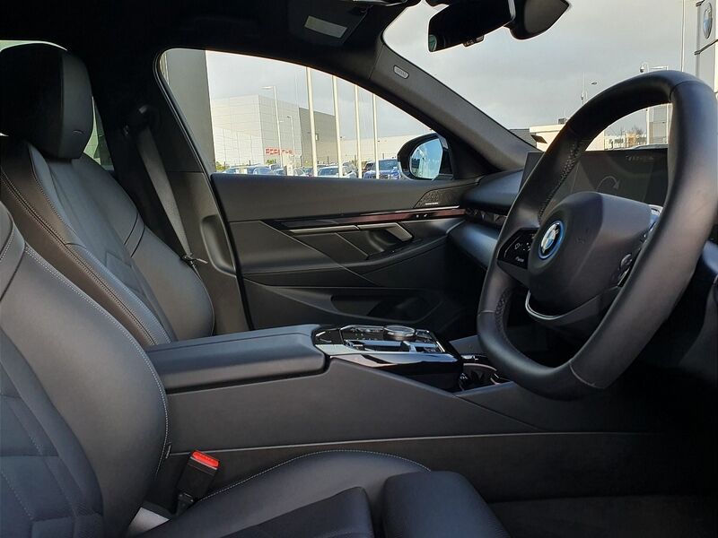 More views of BMW i5