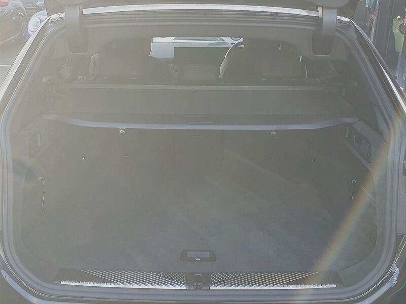 More views of BMW i5