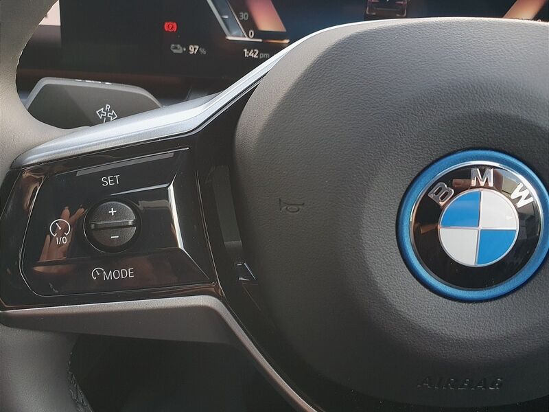 More views of BMW i5