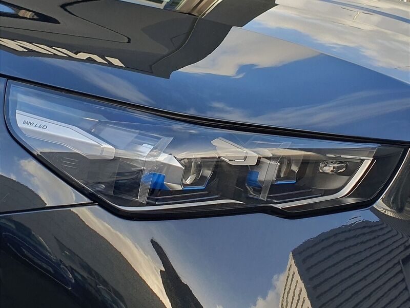 More views of BMW i5