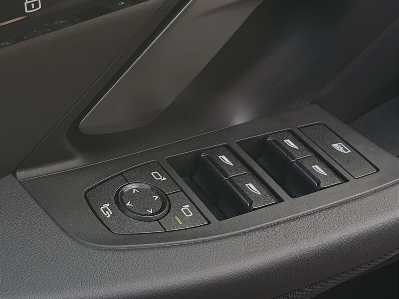 More views of BMW i5