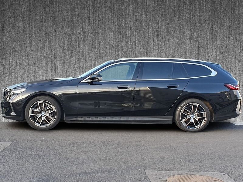 More views of BMW i5