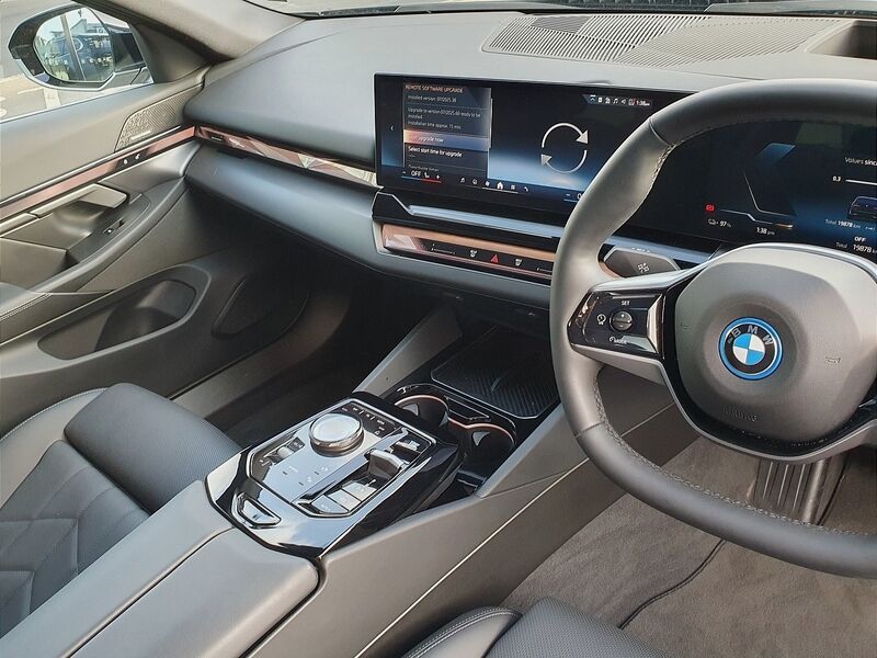 More views of BMW i5