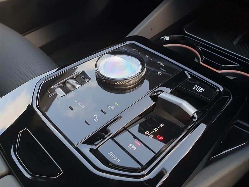 More views of BMW i5