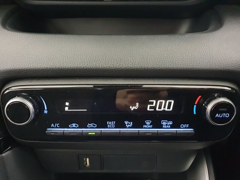 More views of Toyota Yaris