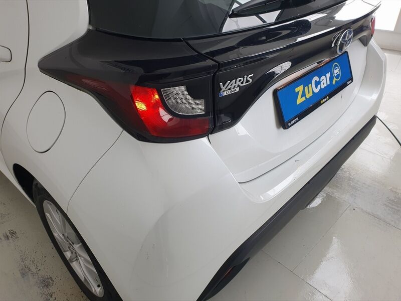 More views of Toyota Yaris