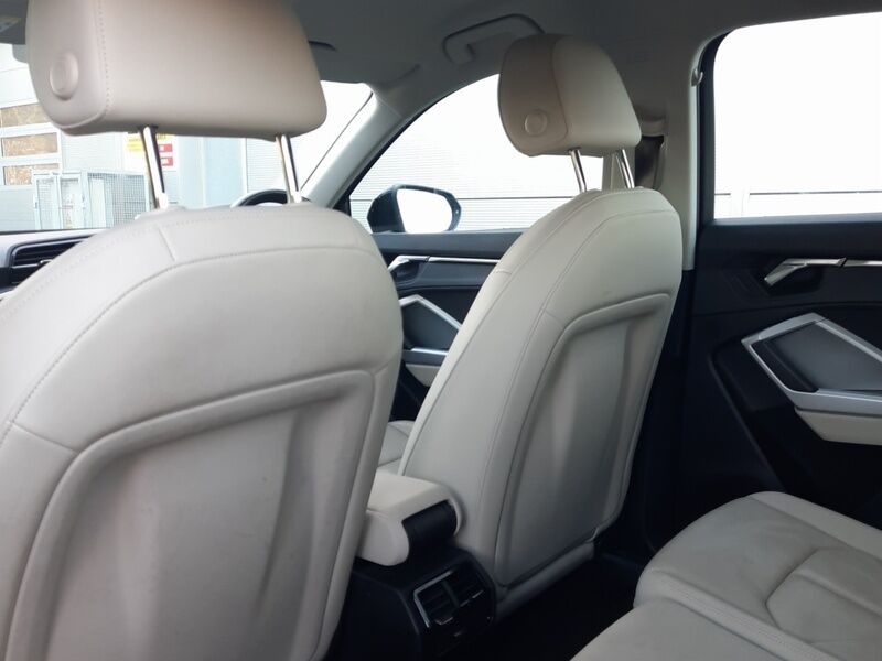 More views of Audi Q3