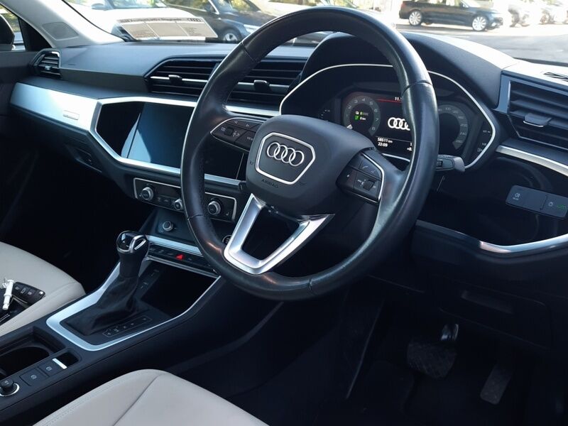 More views of Audi Q3