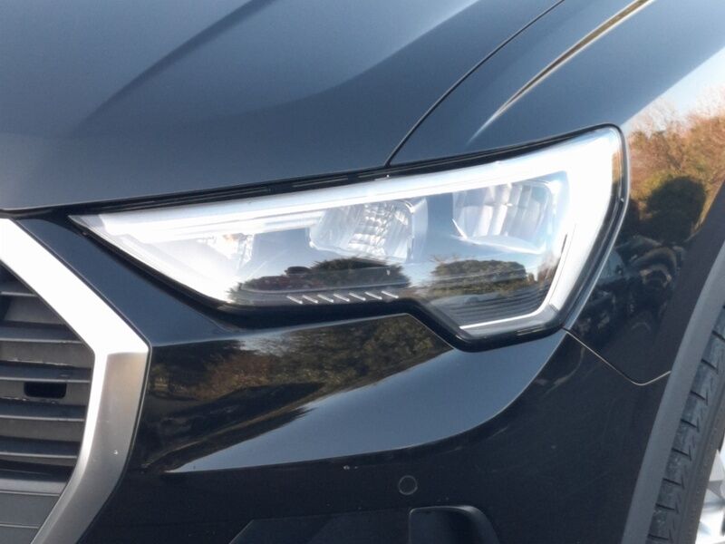 More views of Audi Q3