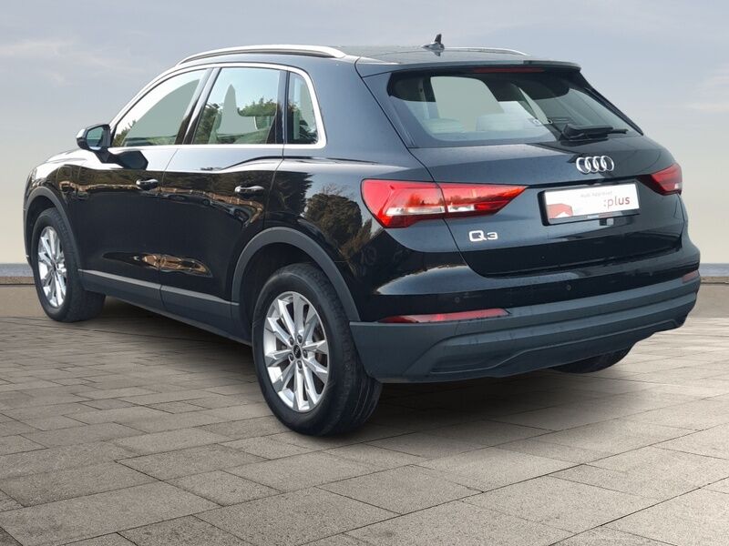 More views of Audi Q3