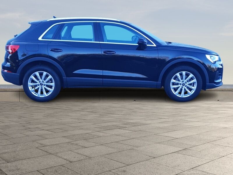 More views of Audi Q3