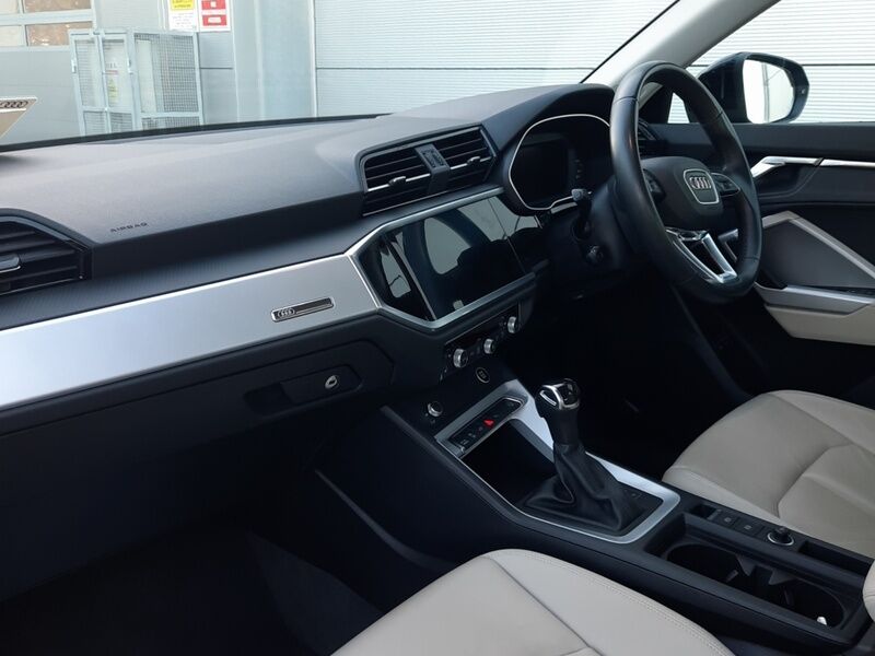 More views of Audi Q3