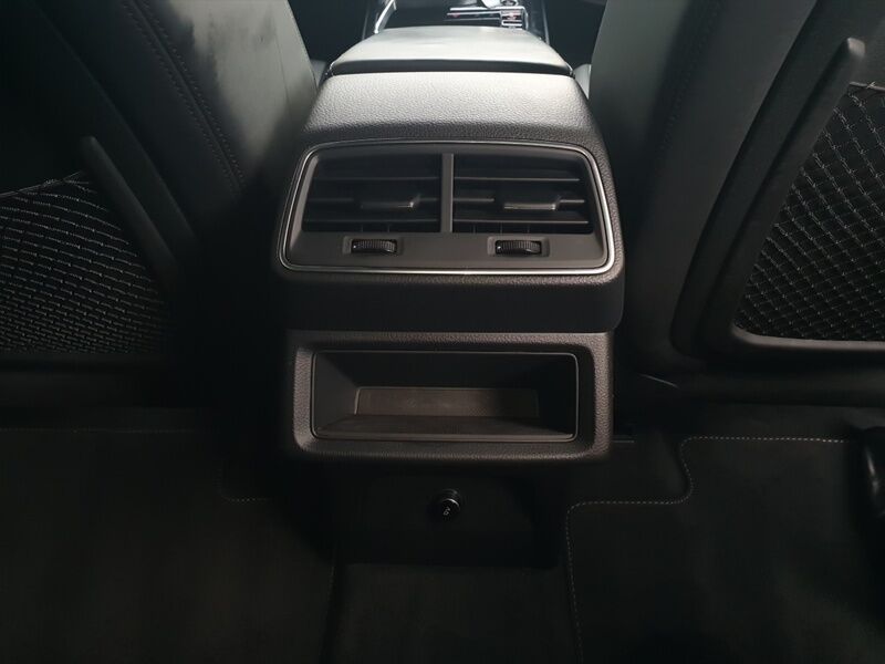 More views of Audi Q8 e-tron