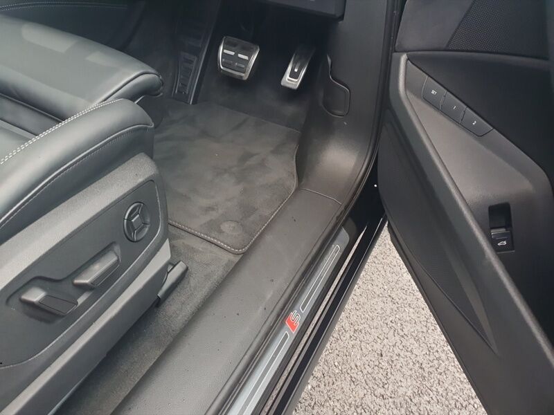 More views of Audi Q8 e-tron