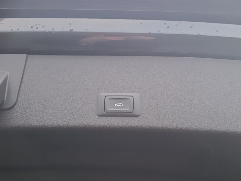 More views of Audi Q8 e-tron