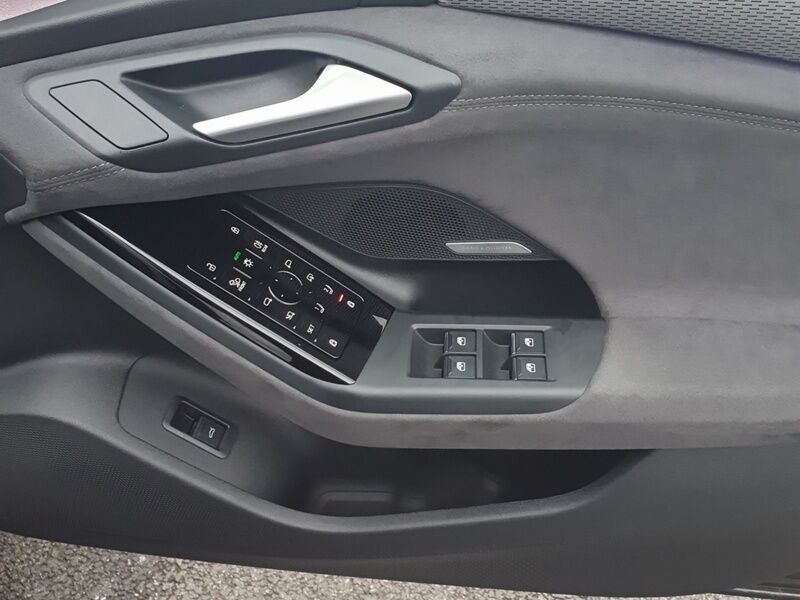 More views of Audi A6 Avant e-tron