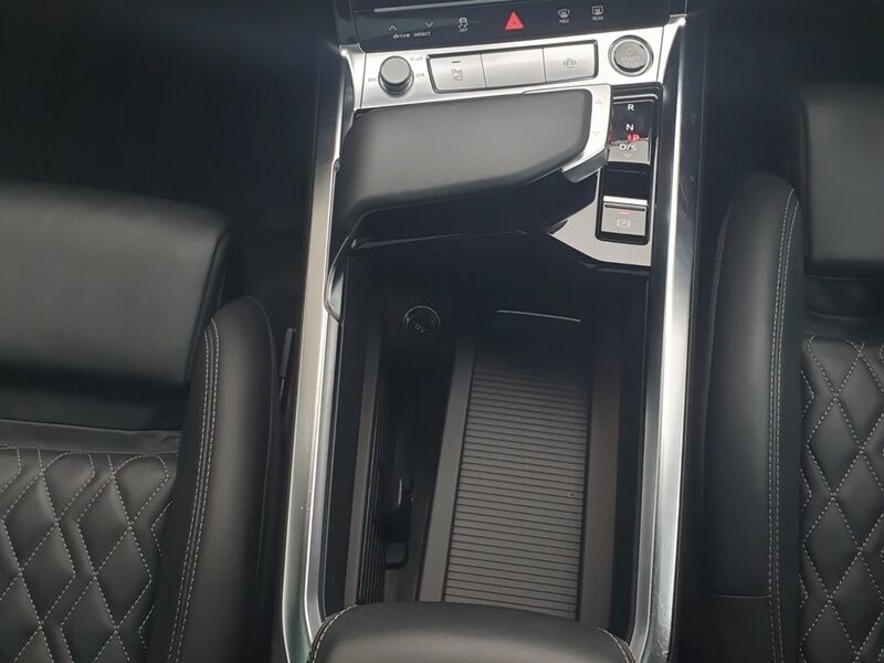 More views of Audi Q8 e-tron