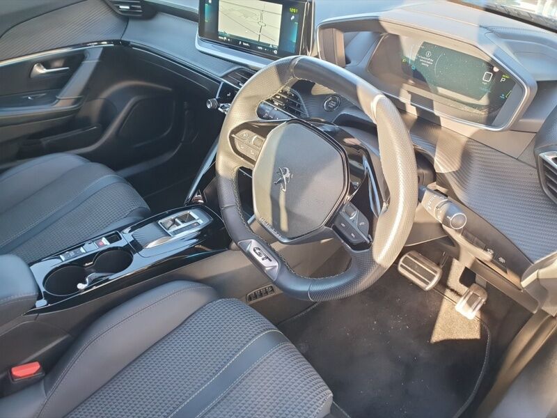 More views of Peugeot 2008