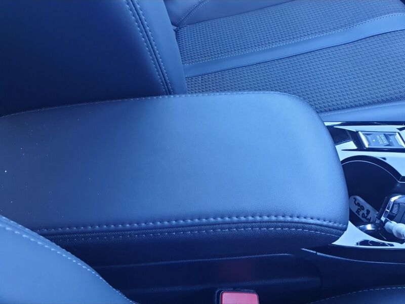 More views of Peugeot 2008