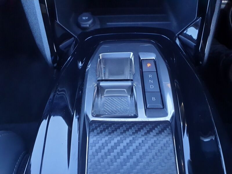 More views of Peugeot 2008